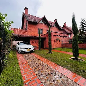 Сasa de vacaciones Hermosa Casa , Con Parqueadero En Cerca Al Aeropuerto, Rionegro